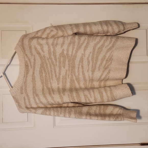 Zebra print sweater - Picture 3 of 3